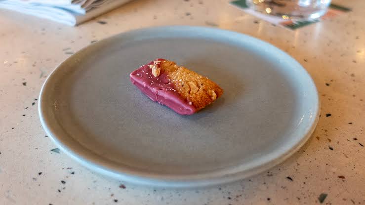 Jeune et Jolie signature dishes Poisson Sea Bass
Rhubarbe
Ris De Veau